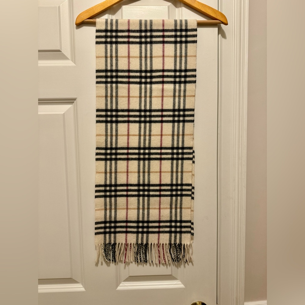 Burberry Cashmere scarf in white plaid
